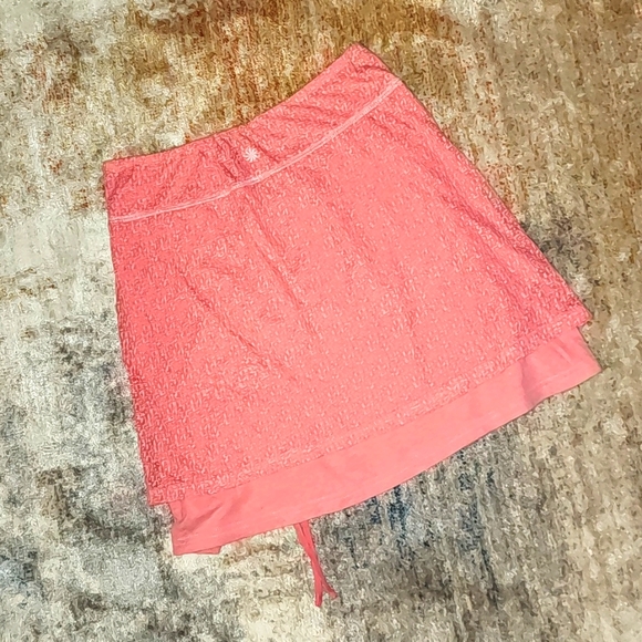 ** 2/$25 ** Athleta Crossroads Burnout Skirt in Watermelon 🍉 - Picture 9 of 10